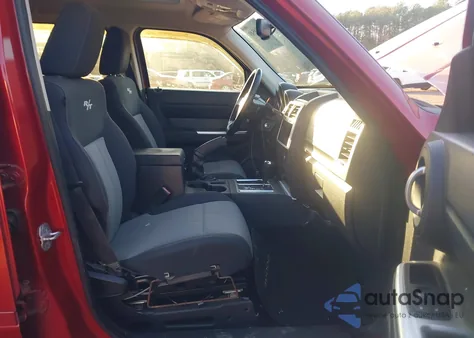 2007 Dodge Nitro Slt/Rt from USA, damaged, VIN 1D8GU586X7W713196